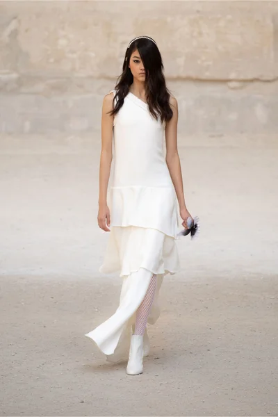 Look 60
